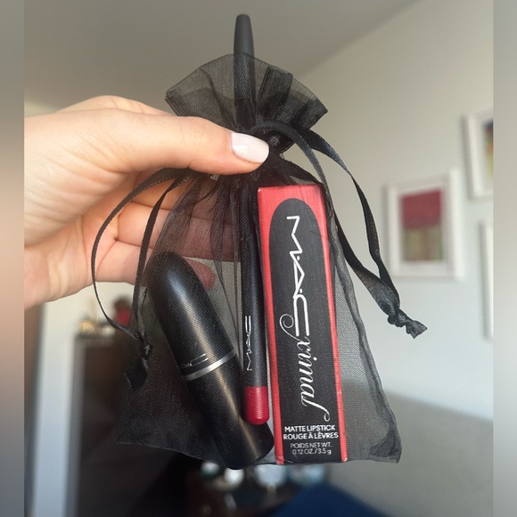 *NWT* MAC Cosmetics 3-Piece Lip Set (lipstick & liner) - Picture 2 of 15